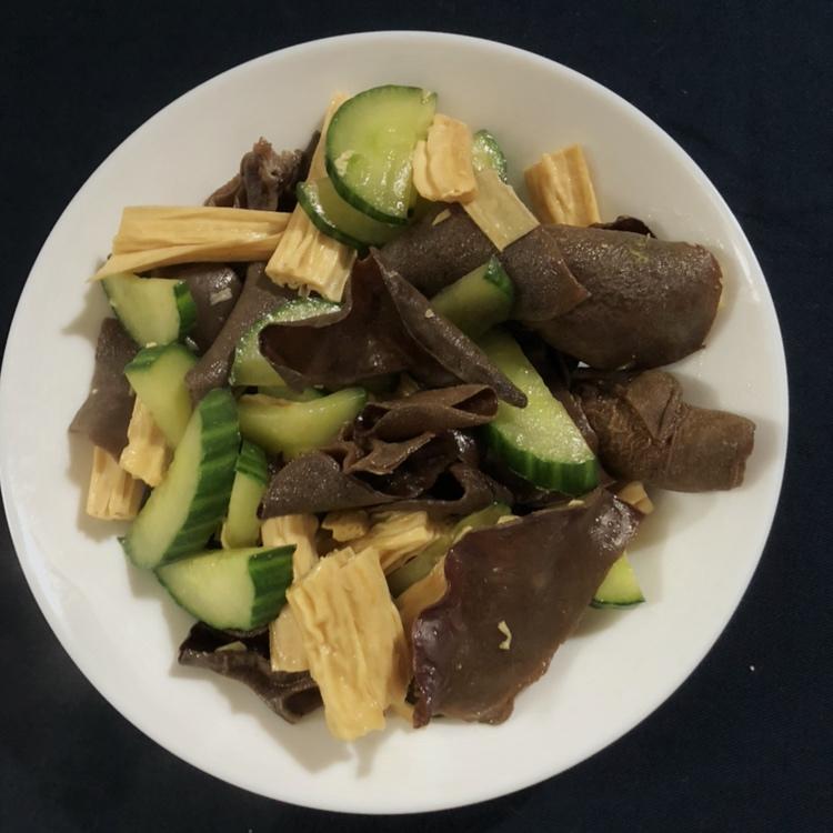 腐竹木耳黄瓜炒