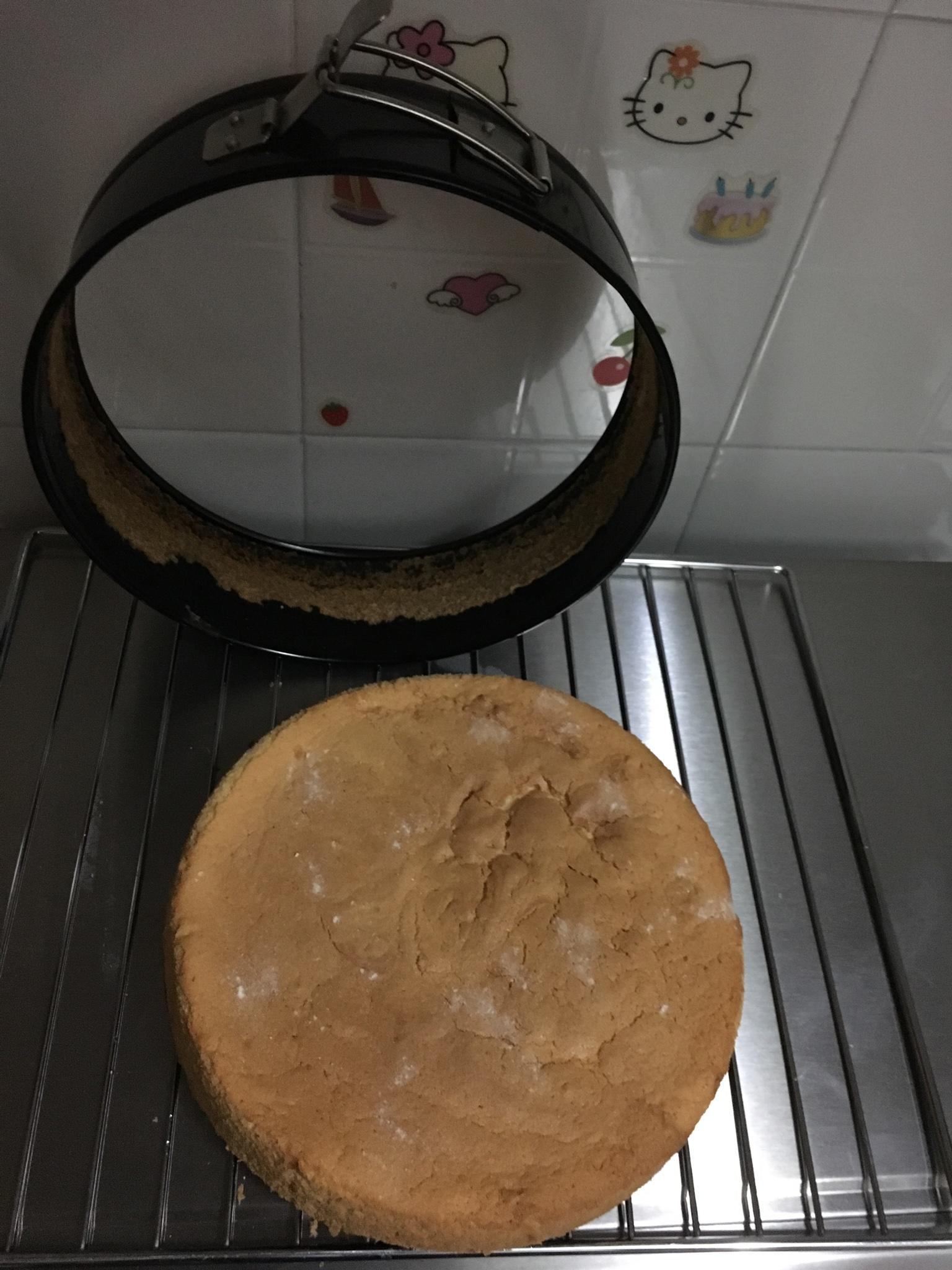 8寸戚风蛋糕（基础蛋糕）的做法 步骤10