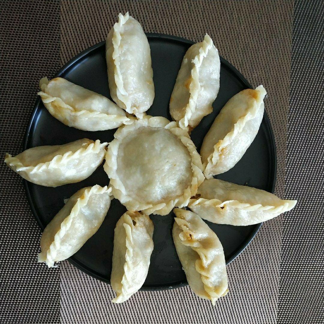 猪肉大葱烫面蒸饺