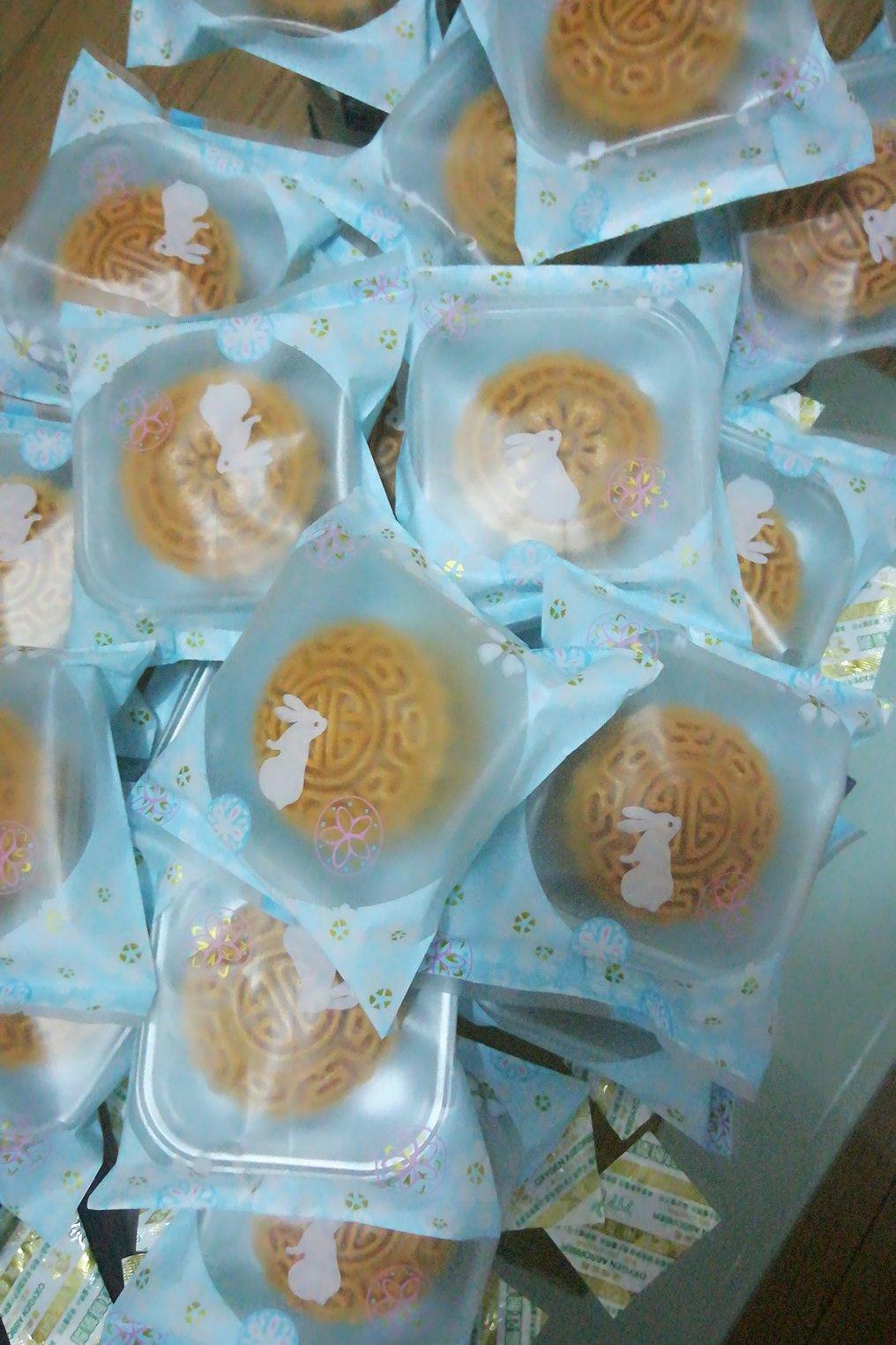 广式月饼—蛋黄莲蓉月饼