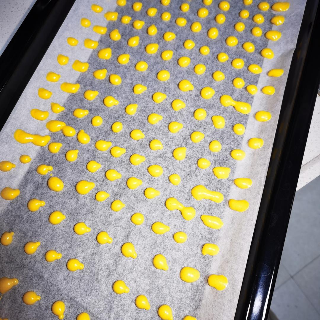 入口即化的无添加蛋黄溶豆