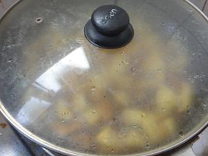 土豆烧排骨的做法 步骤5
