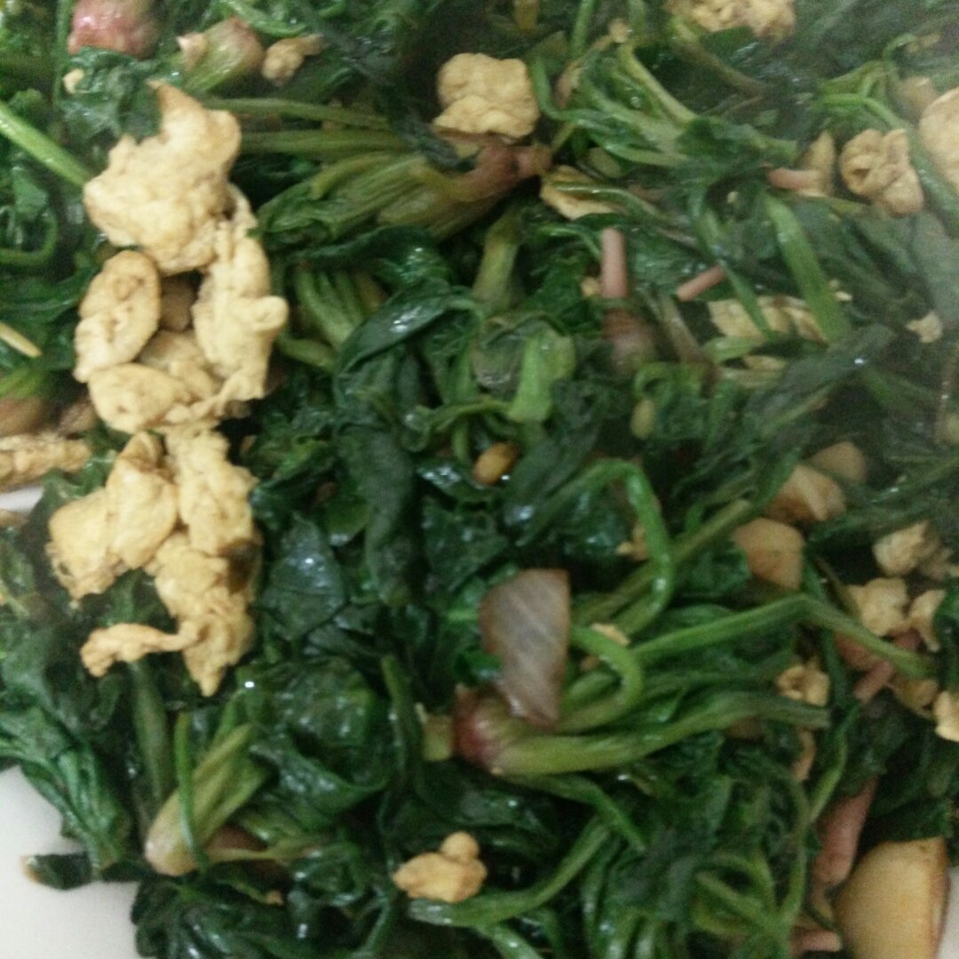 菠菜炒鸡蛋