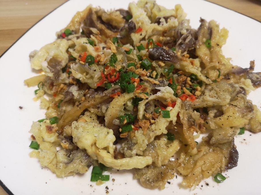 干炸蘑菇最家常做法 外酥里嫩鲜香可口 撒上椒盐竟然能吃出肉味