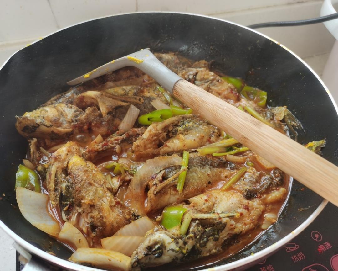 红烧黄骨鱼(让不爱无鳞鱼的宝贝get到黄骨鱼的美味!)的做法