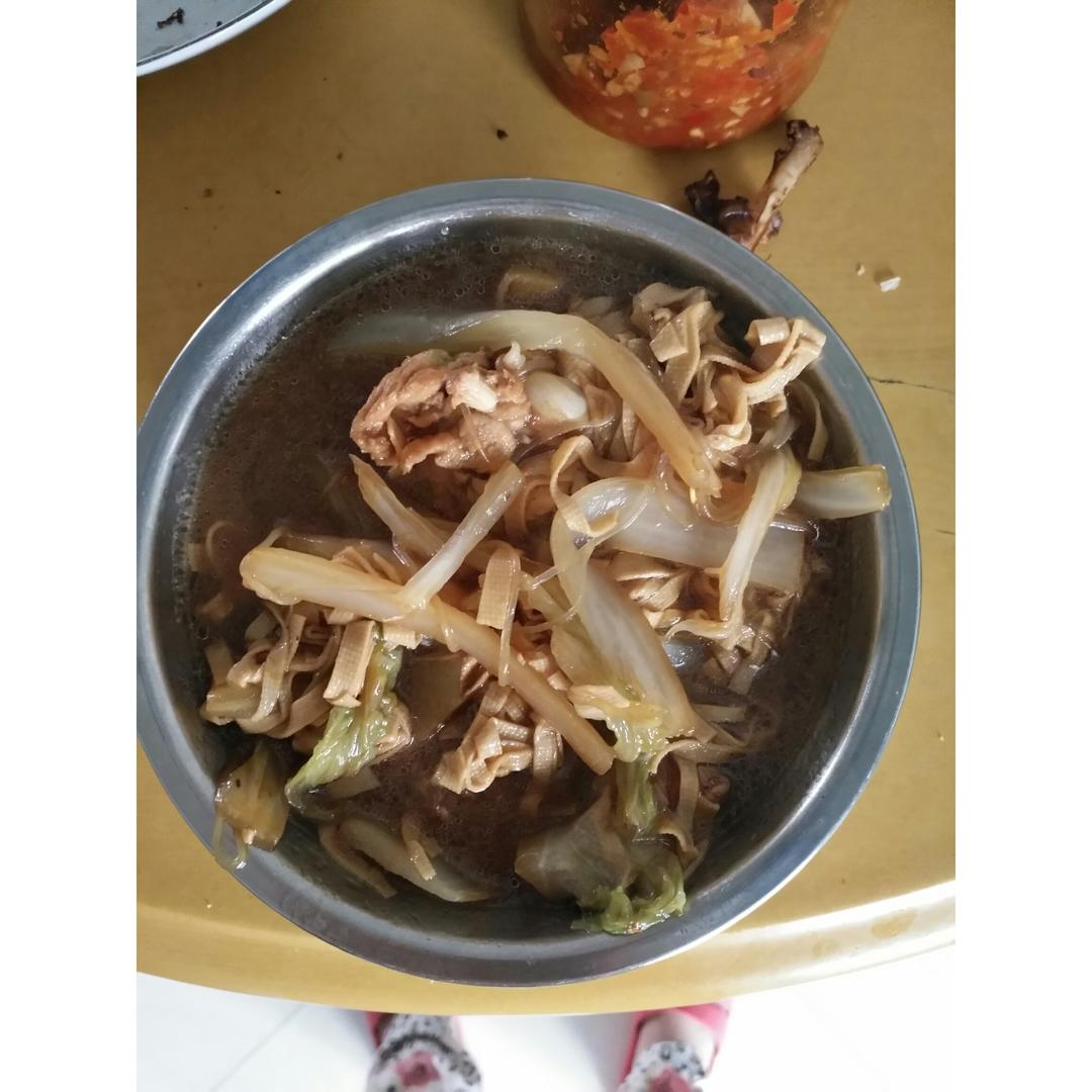 东北小鸡儿炖蘑菇