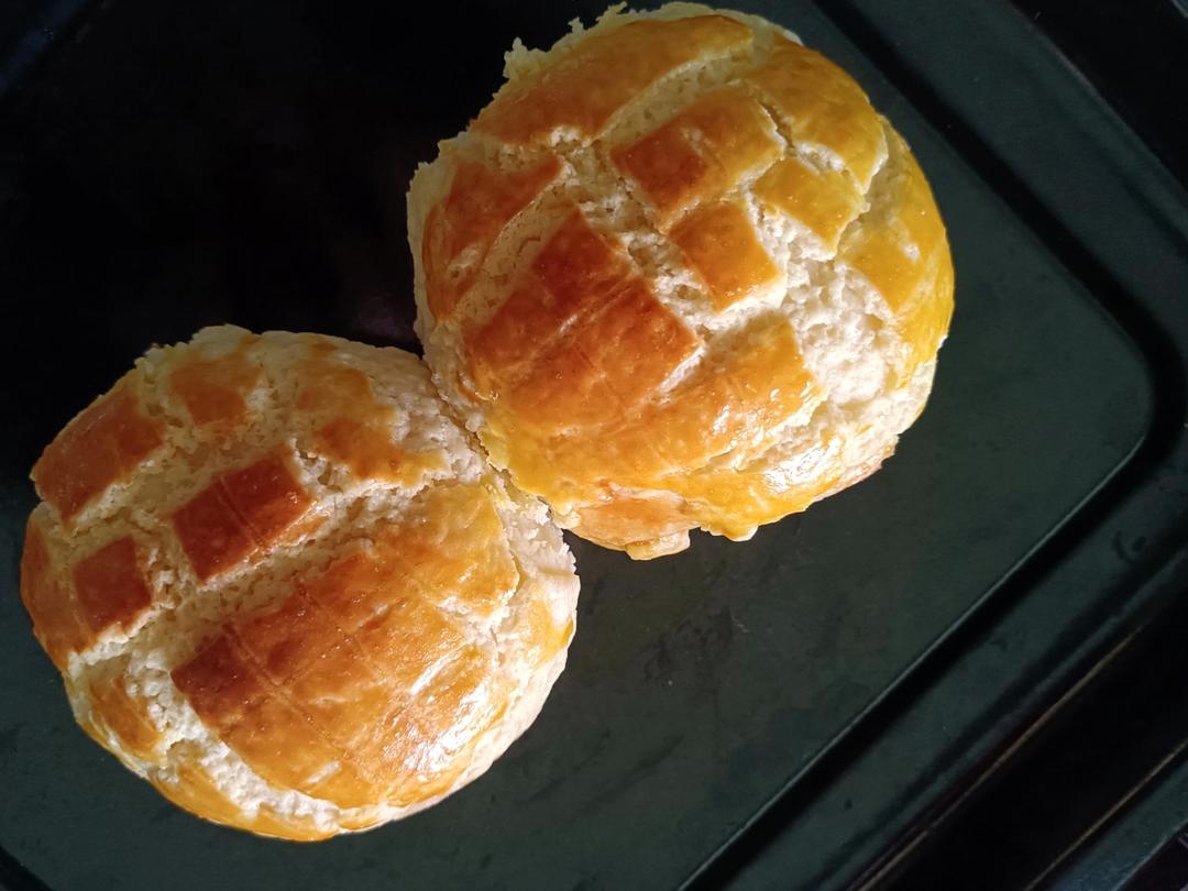 好吃到炸裂的港式菠萝包（附带制作酥皮的小视频）