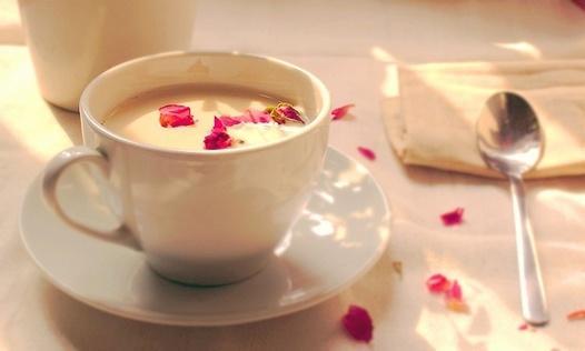 普洱玫瑰奶茶的做法