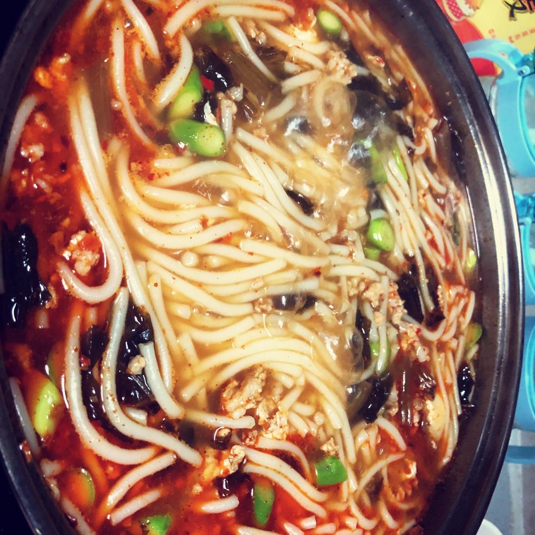 昆明小锅米线（视频在最后）