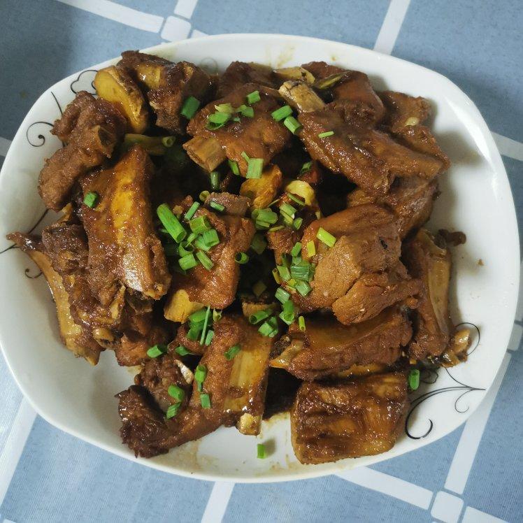 厨师长教你：“糖醋排骨”的创新做法，味道香甜不腻口，先收藏了