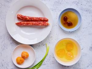 腊肠蒸鸡蛋最好吃的方式的做法 步骤1