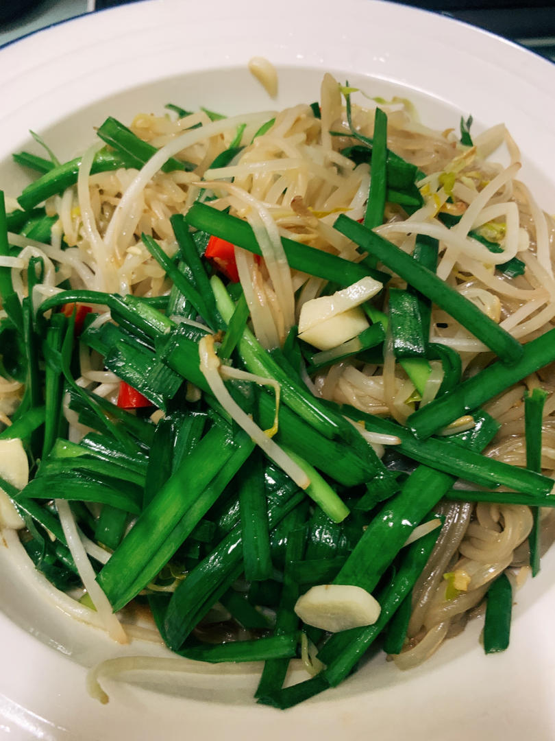 家庭版炒合菜【绿豆芽粉条炒鸡蛋】