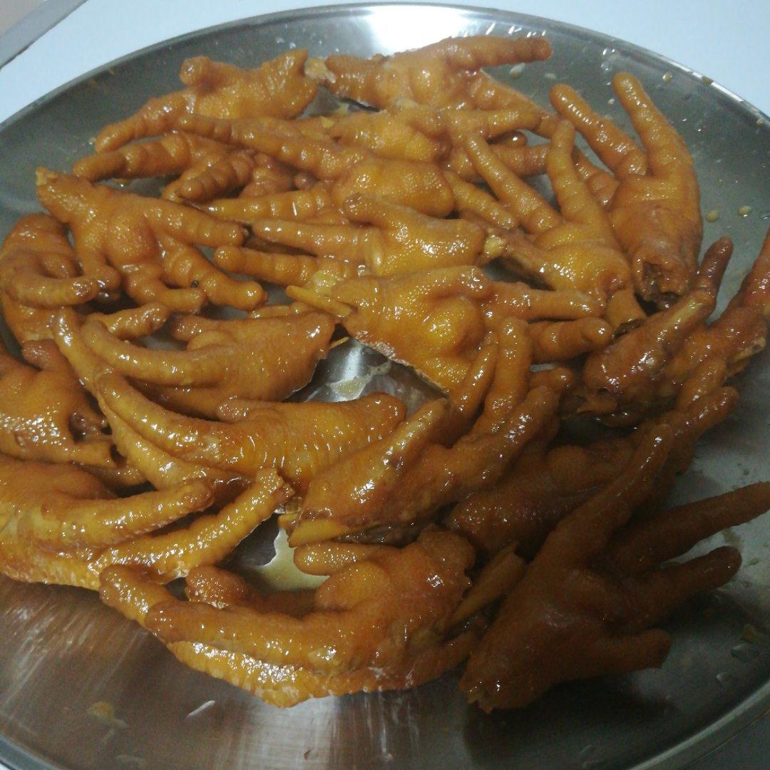 卤鸡脚