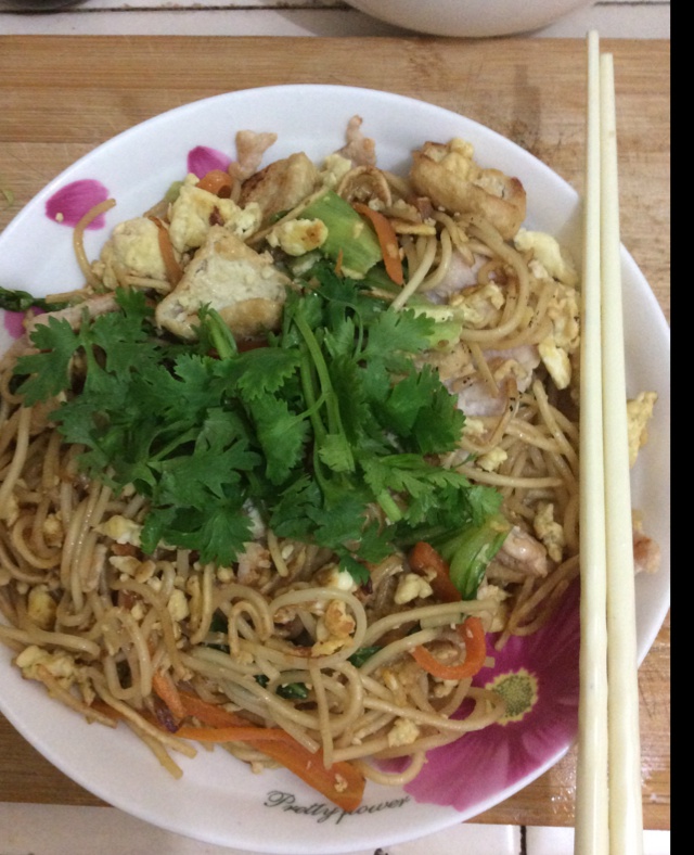 杂蔬肉丝炒面