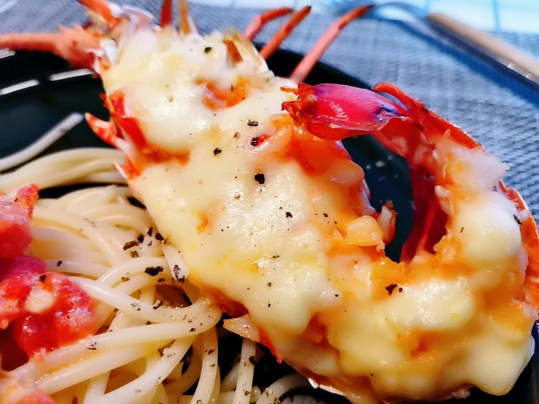 蒜蓉芝士焗波士顿龙虾