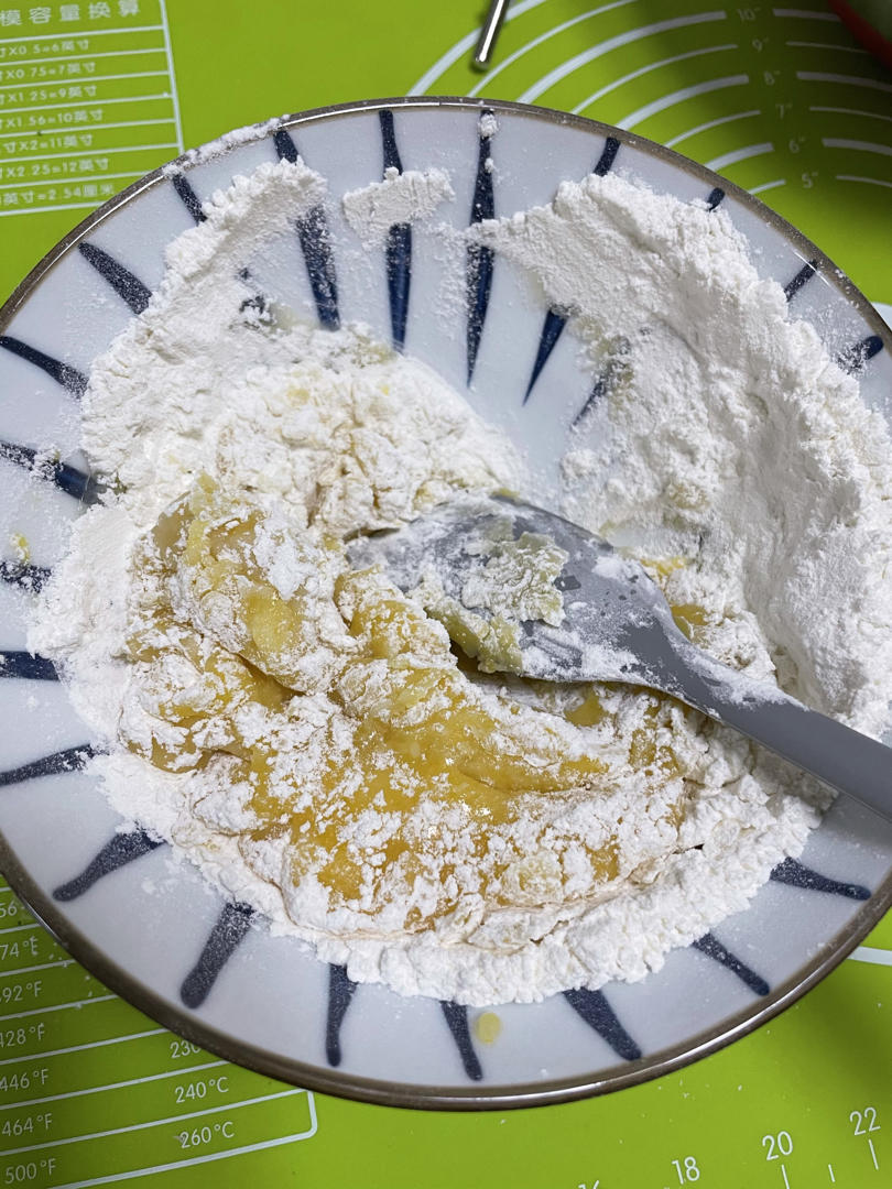 轻轻一按就碎掉的原味桃酥（不输猪油版）