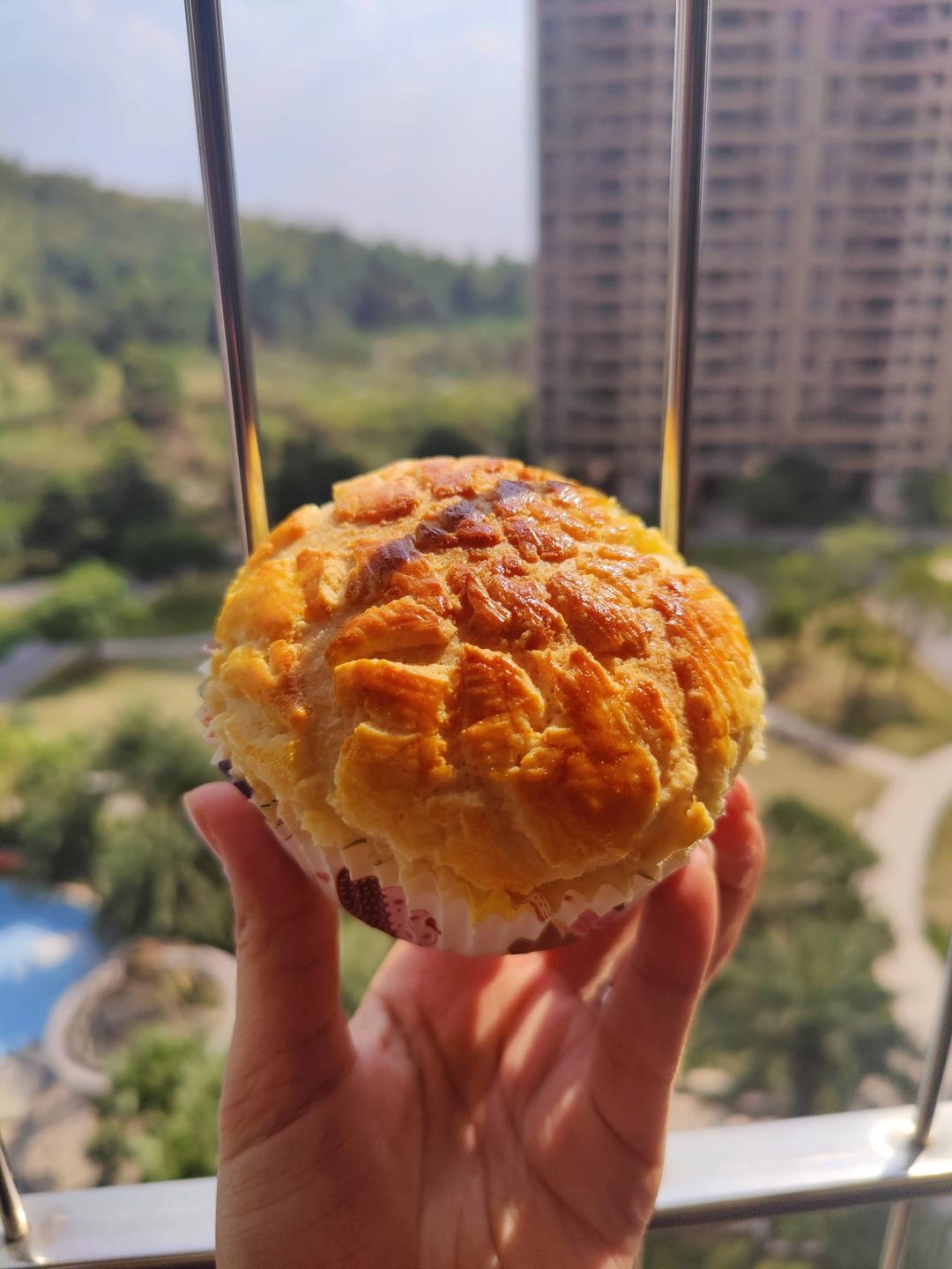 好吃到炸裂的港式菠萝包（附带制作酥皮的小视频）