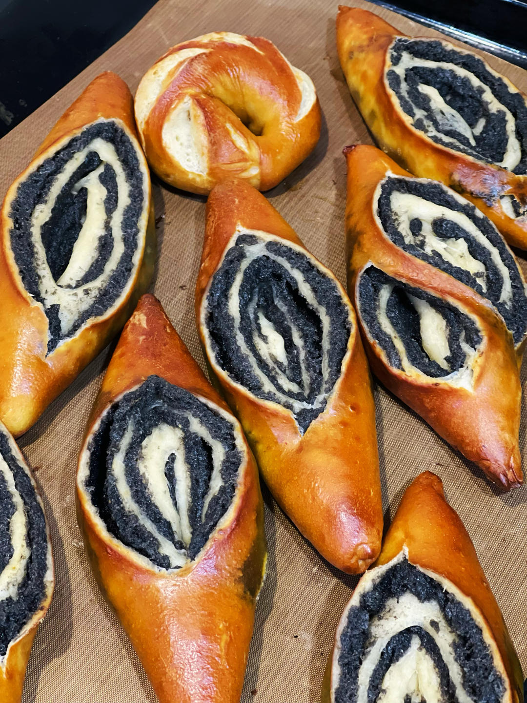 碱水系列又更新啦！香浓的黑芝麻碱水棒