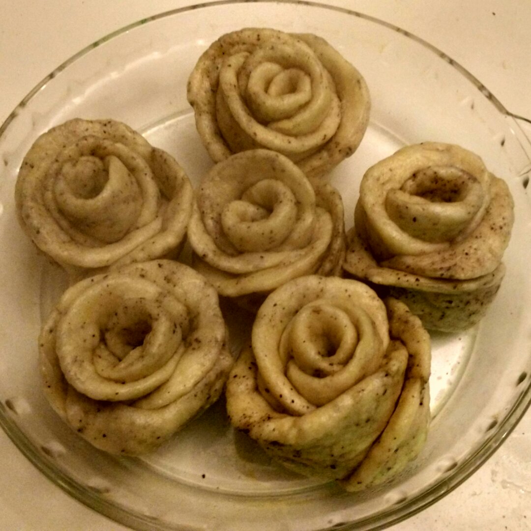 牛奶黑芝麻玫瑰馒头