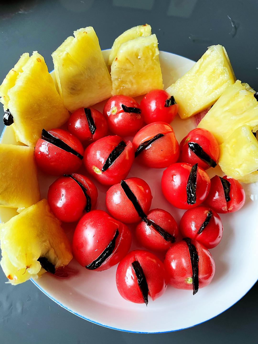 番茄乌梅乌梅凤梨