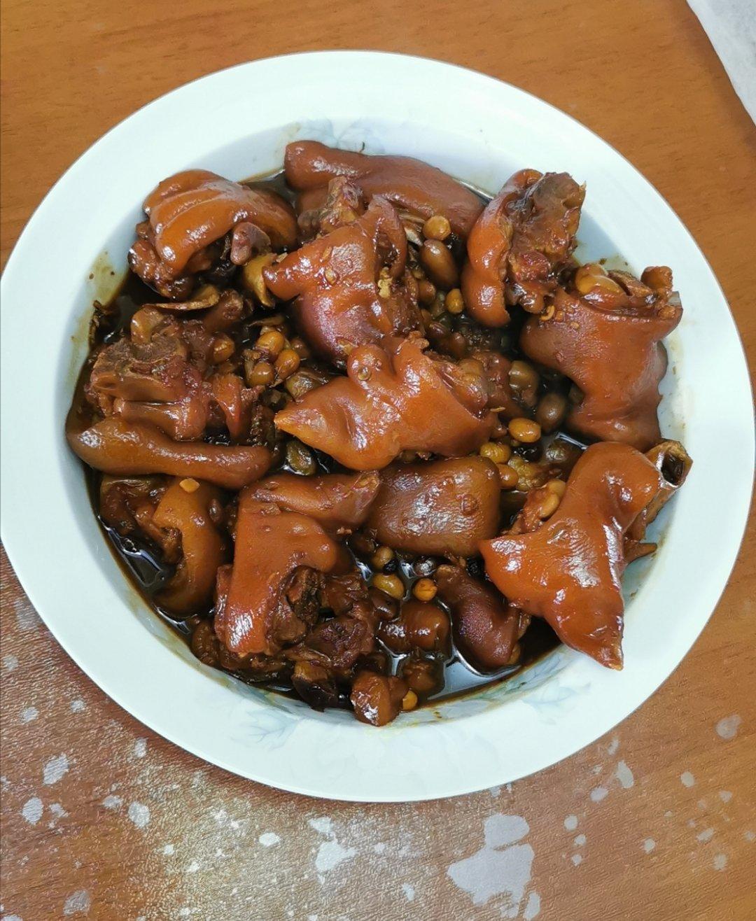 美味的家常菜：红烧猪蹄