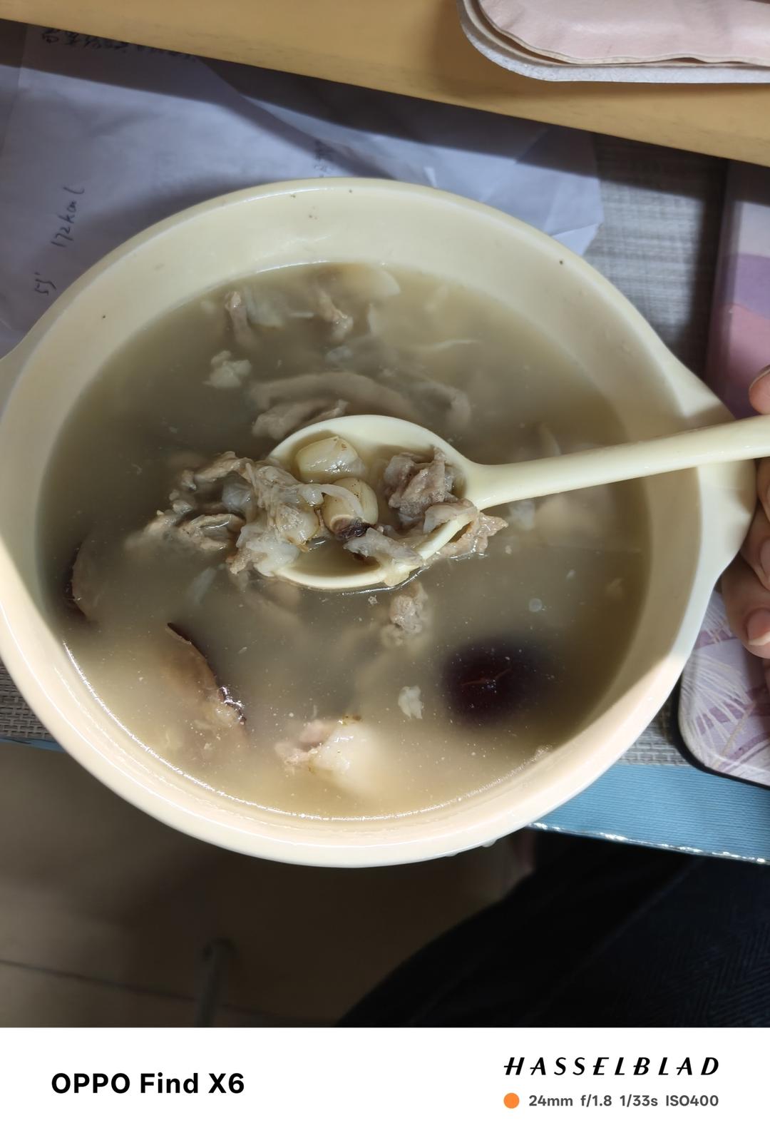 百合莲子瘦肉汤