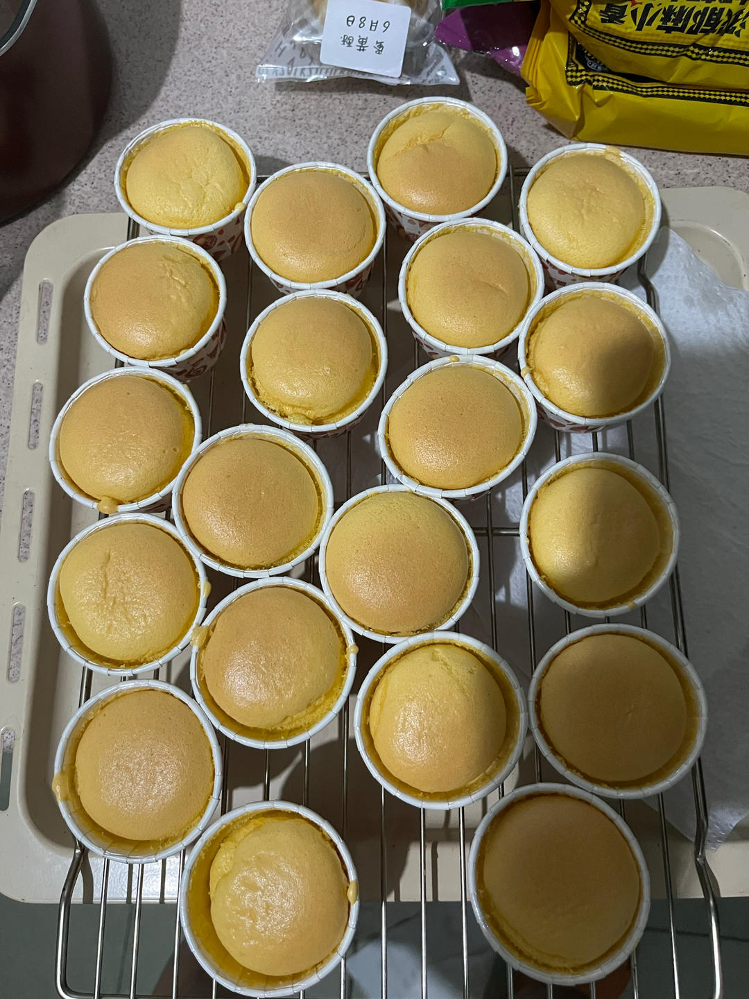 戚风小纸杯蛋糕