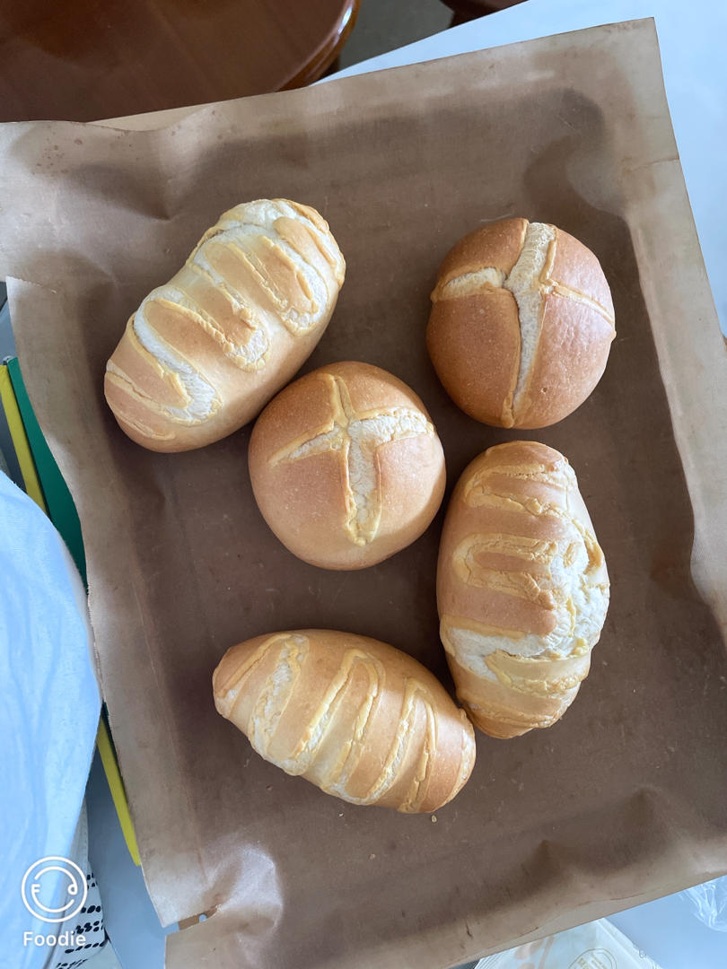 70%中种法鲜奶雪露面包~