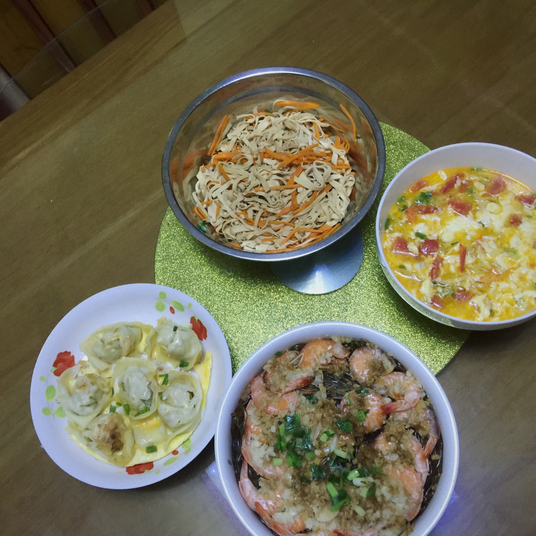 香煎鸡蛋馄饨锅贴