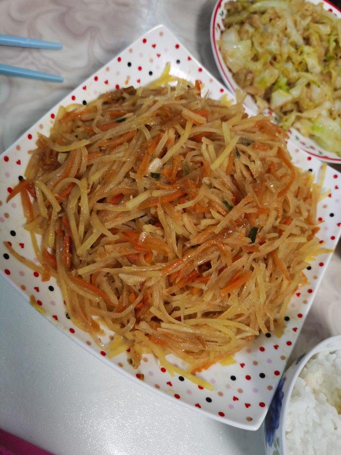 素炒土豆丝胡萝卜丝