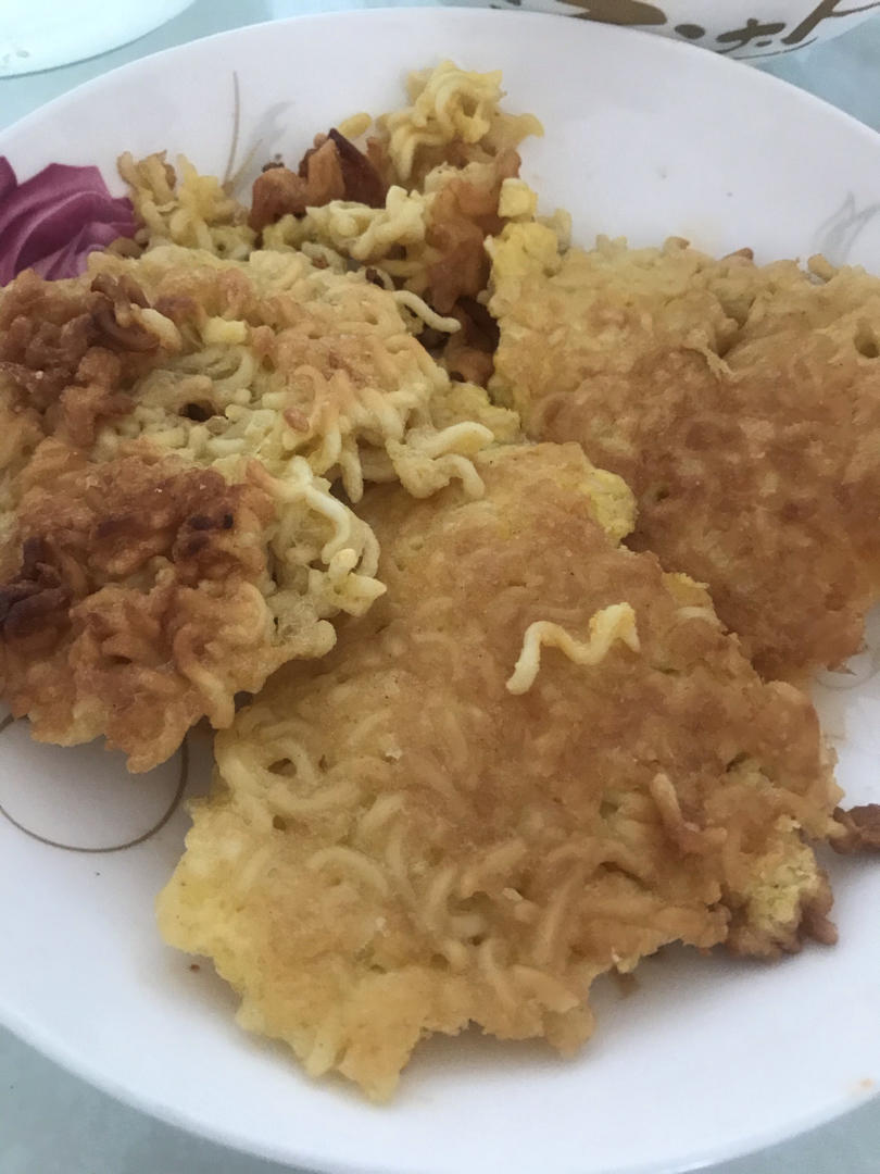 创意泡面料理【泡面煎蛋饼】