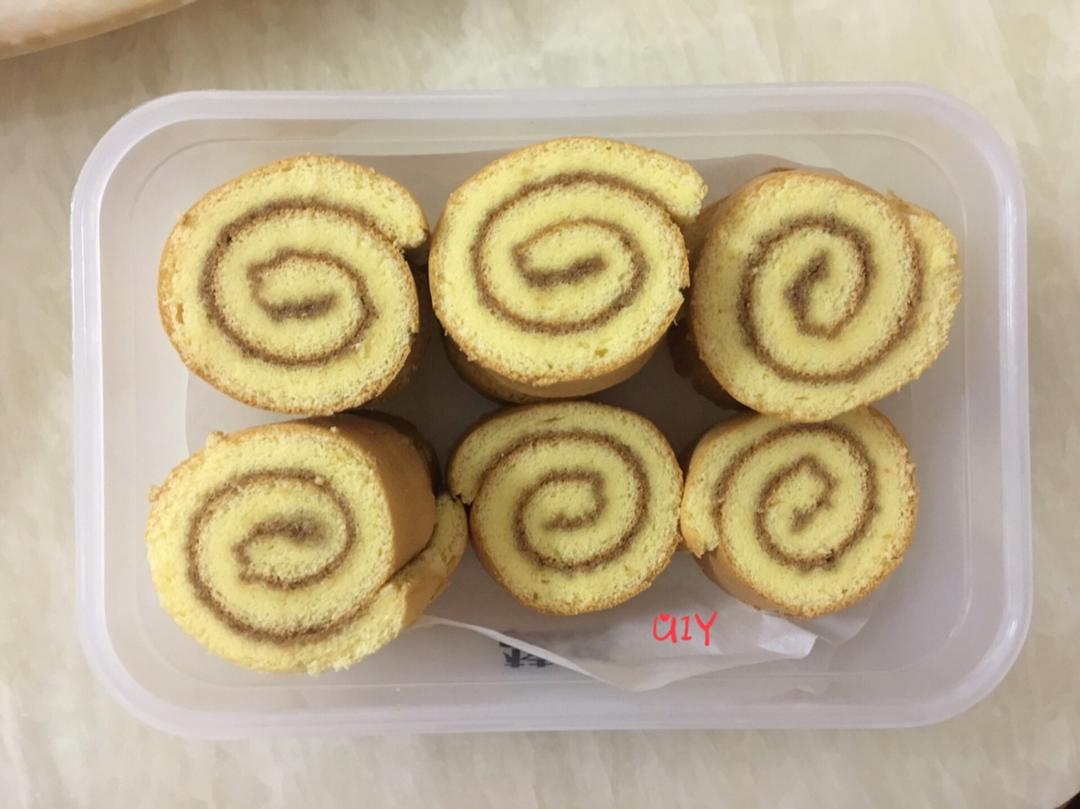 《Tinrry下午茶》教你做基础原味蛋糕卷
