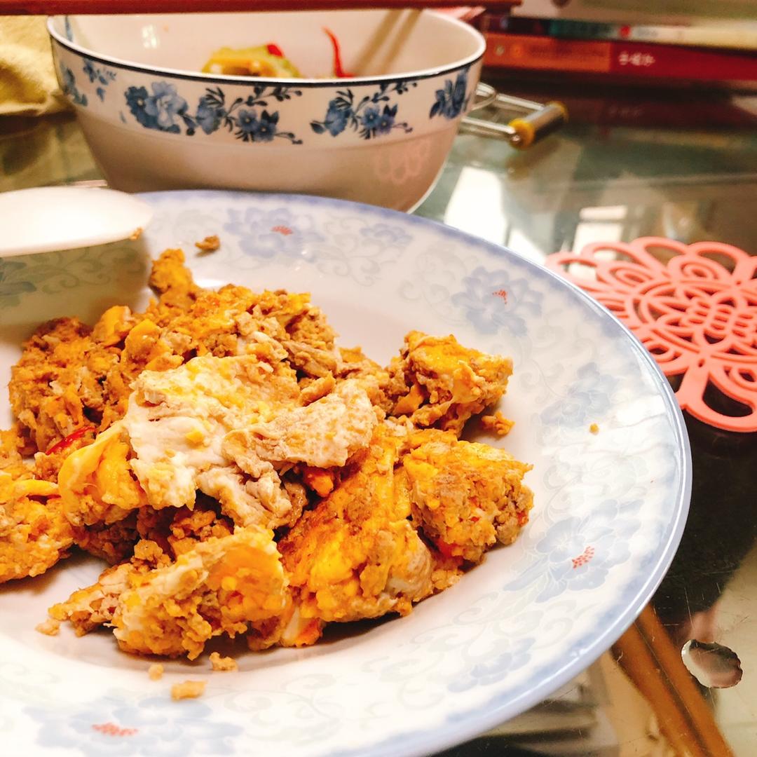 赛螃蟹/蟹黄蛋 (鸭蛋消耗好办法)