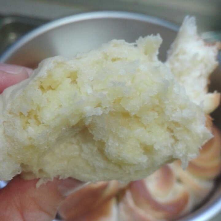 椰蓉花环面包