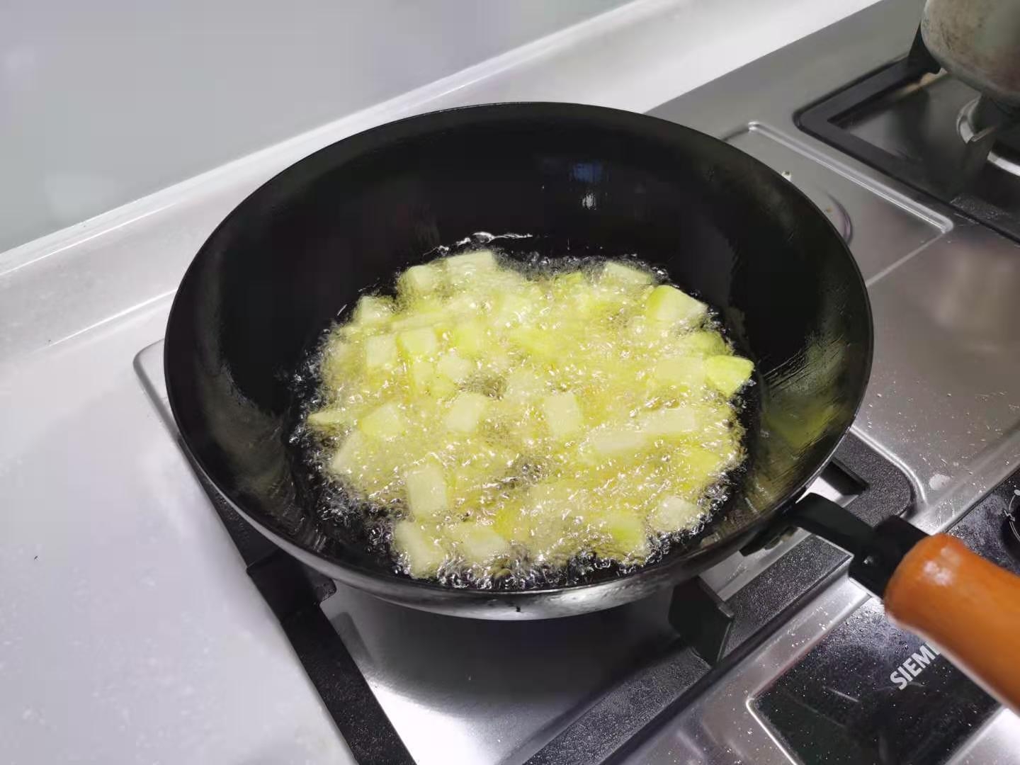 香辣土豆鸡丁的做法 步骤2