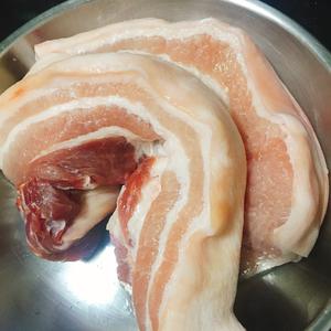 梅菜焖猪肉的做法 步骤2