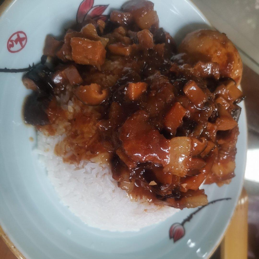 好吃到停不下来的卤肉饭