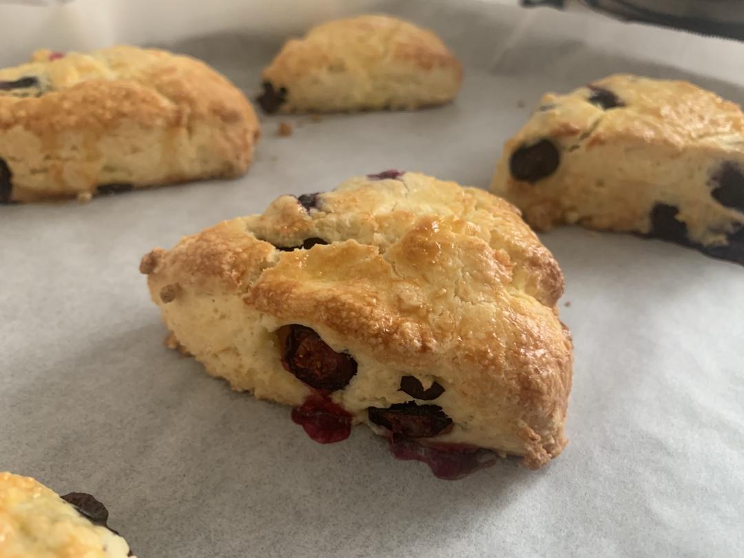 爆浆蓝莓司康Blueberry Explosion Scone