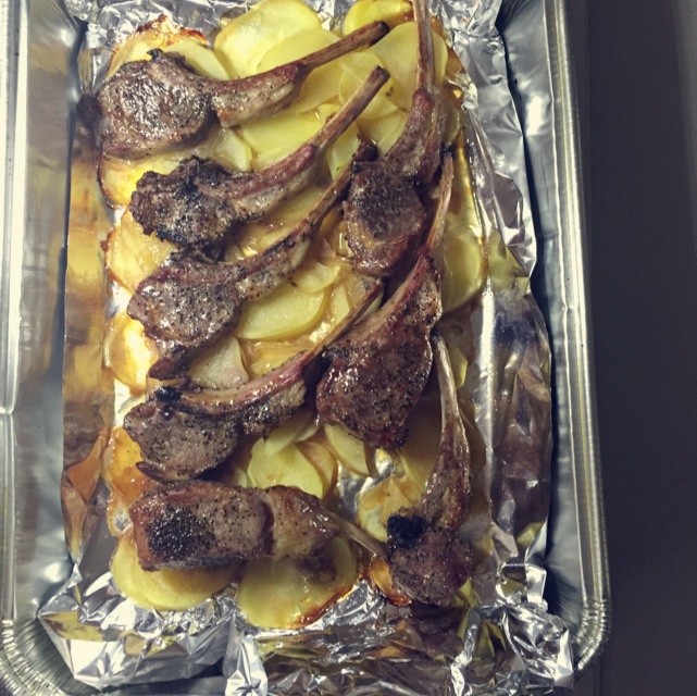 孜然羊排烤土豆