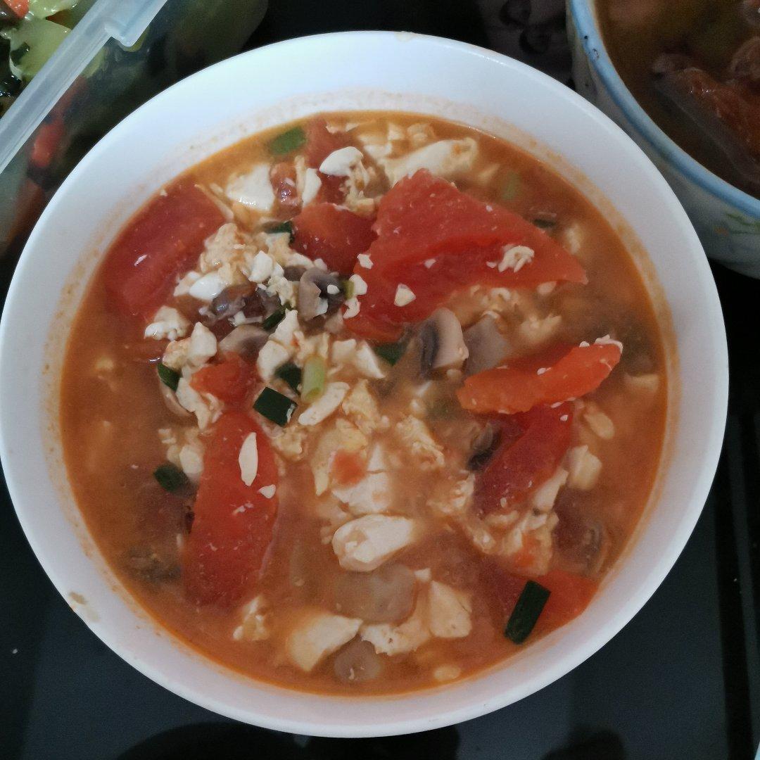 减脂番茄蘑菇豆腐汤