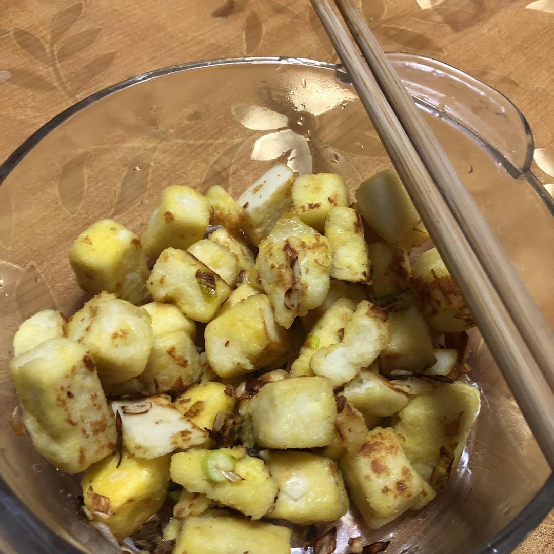 葱香炒馍。