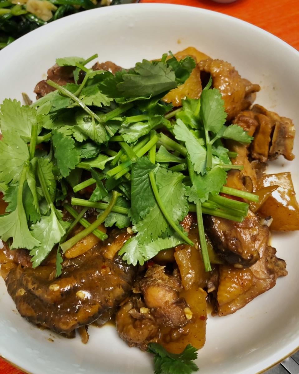 土豆炒鸡块