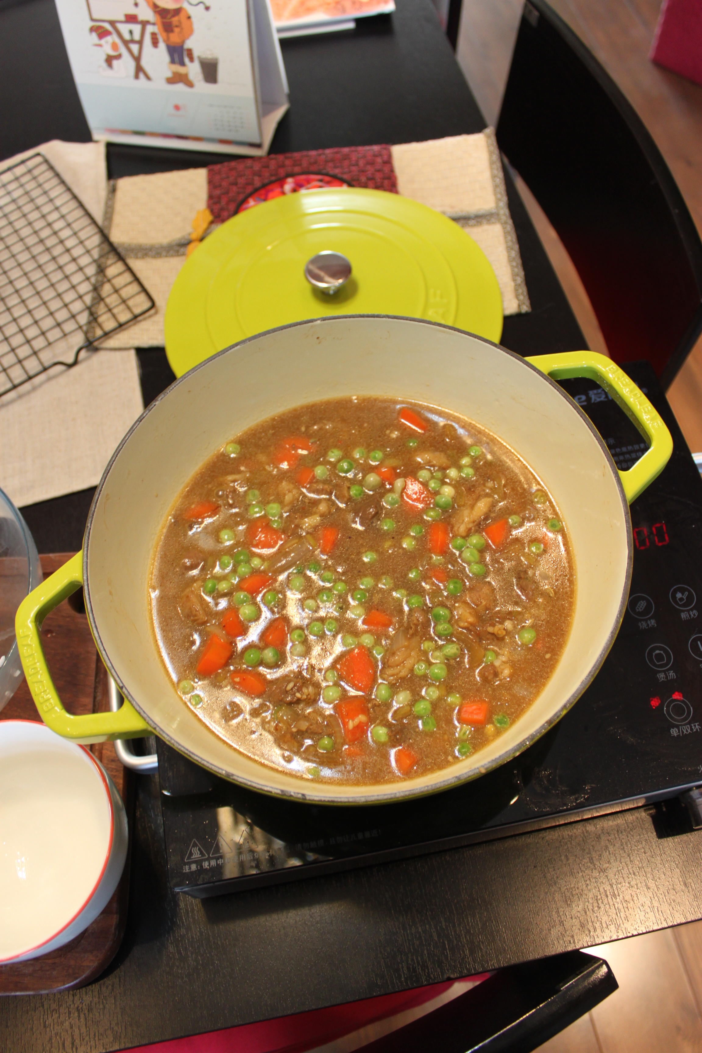 铸铁锅菜谱--黑胡椒牛肉焖饭的做法 步骤8