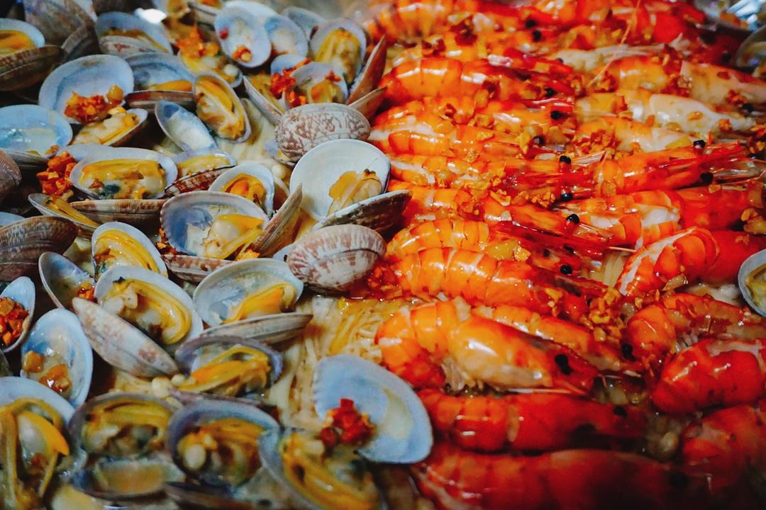 蒜蓉金针菇烤花蛤虾