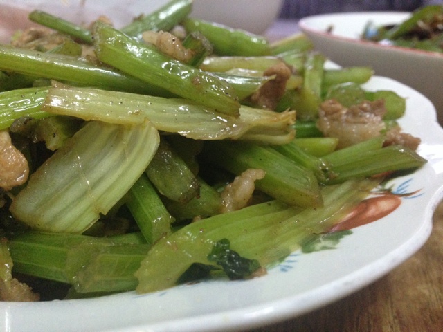 芹菜炒肉