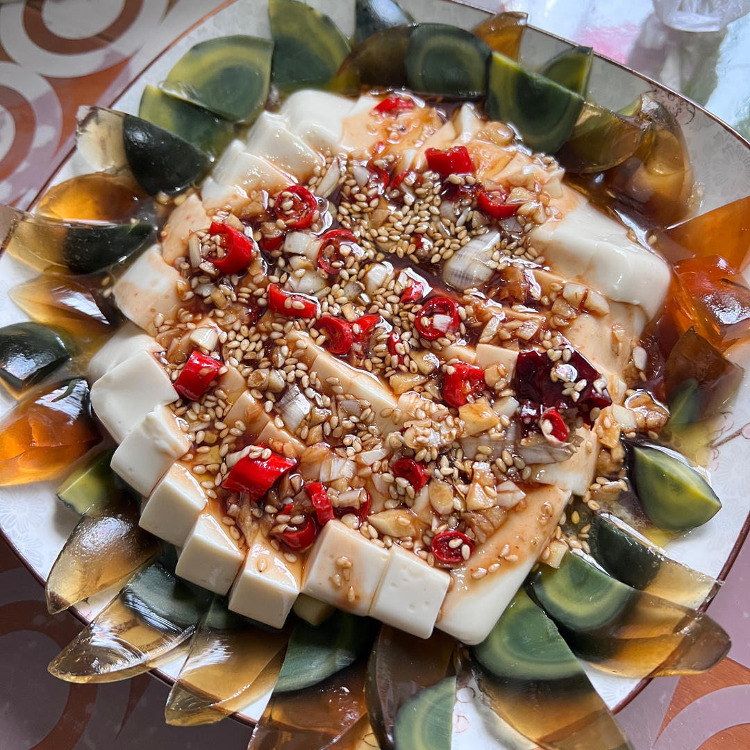 皮蛋拌豆腐