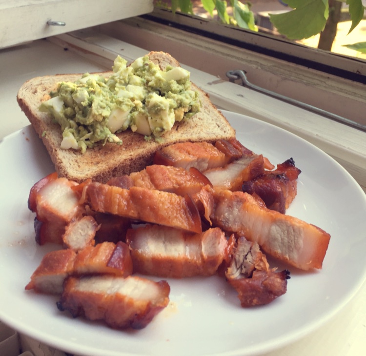 牛油果鸡蛋三明治