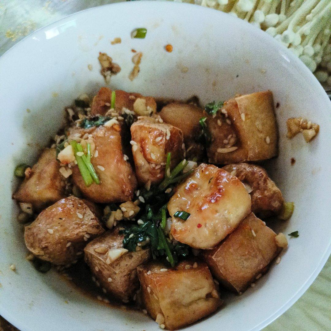 小吃｜街边酥炸豆腐附酱汁（空气炸锅版）