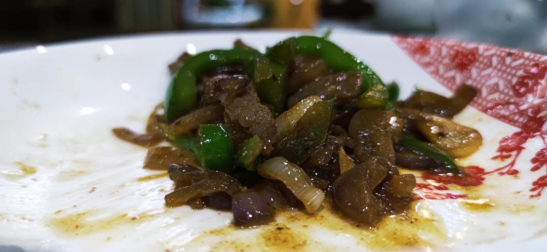 很容易做的青椒炒牛柳的做法