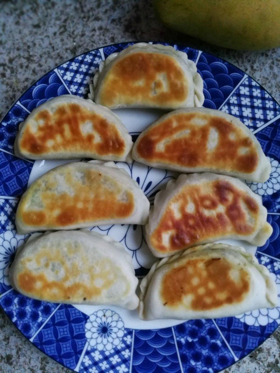 快手韭菜盒子（附花边盒子做法）